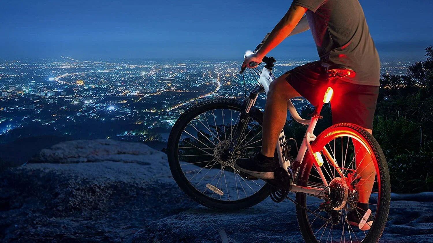 See and Be Seen: Choosing the Right Rear Bike Light for Safe Cycling