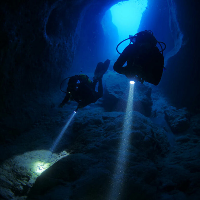 Dive into the Light: Choosing the Perfect Scuba Diving Torch